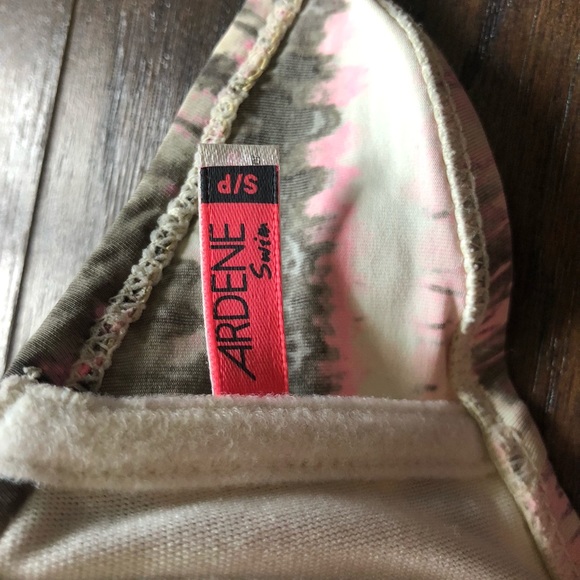 BATHING SUIT TOP/BIKINI/SWIMSUIT - Picture 4 of 4